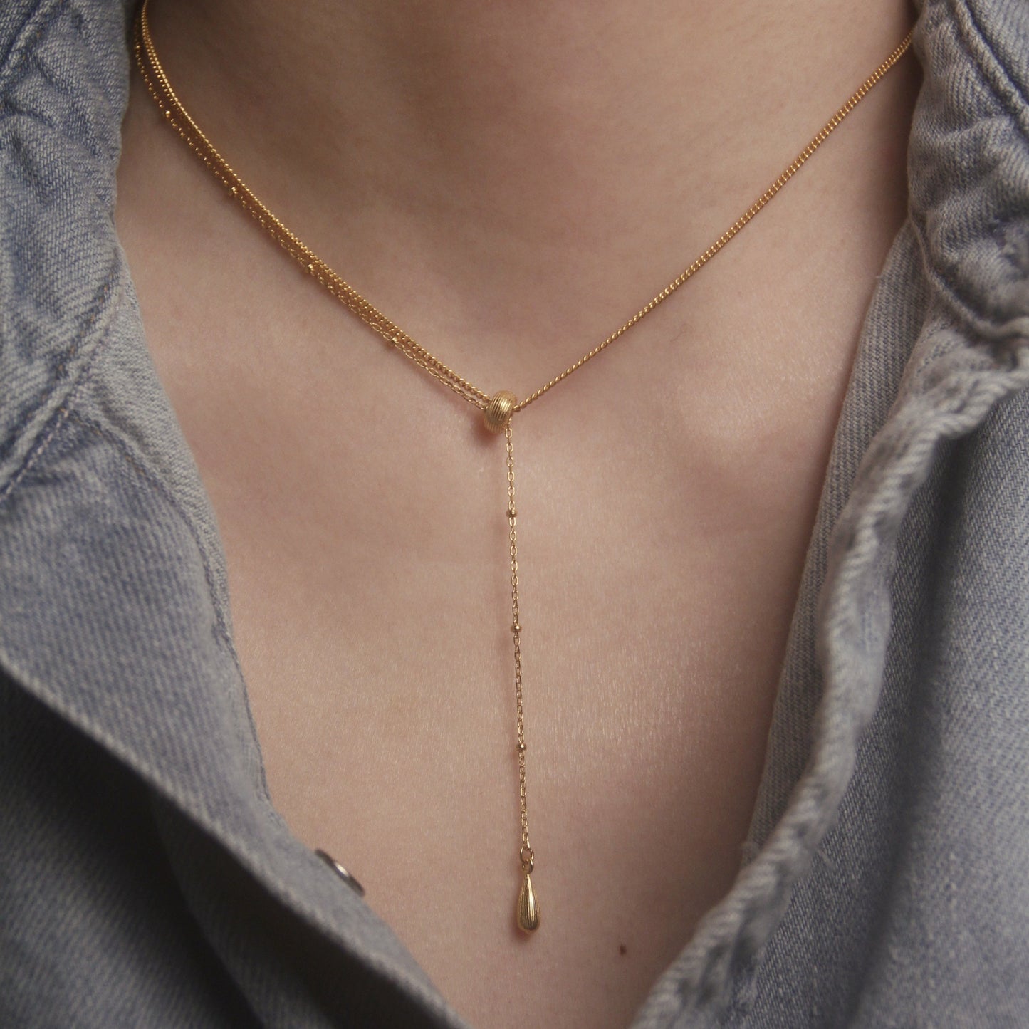 GOLD LAYERED NECKLACE