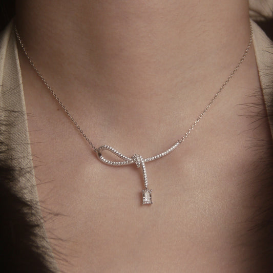 RIBBON DIAMOND NECKLACE